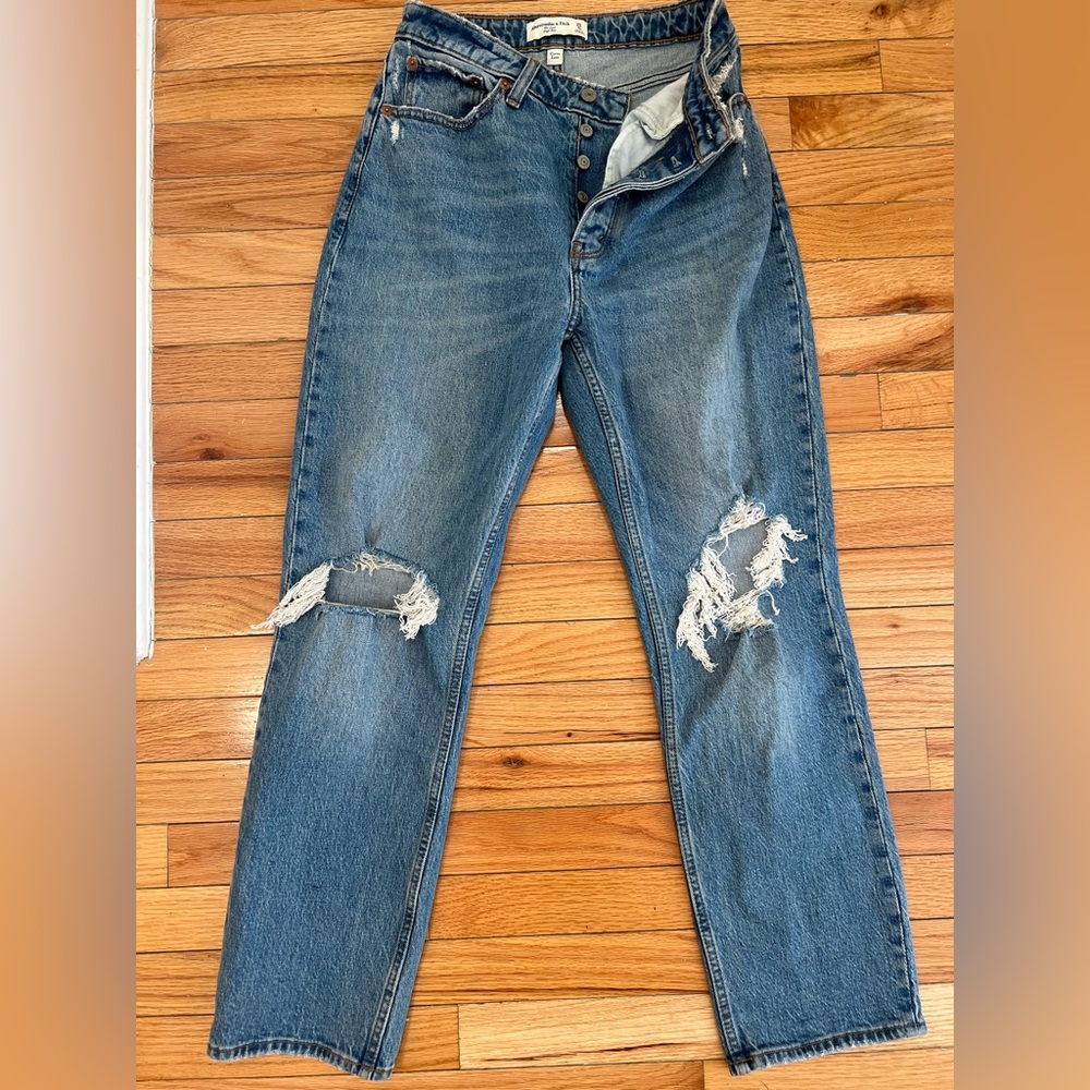 Abercrombie and Fitch size 0 short curve love dad high rise jeans